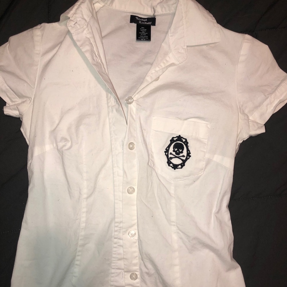 Hot topic skull shirt
